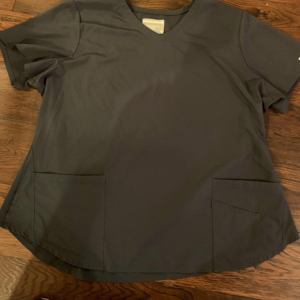 Sketchers scrub top by barco .  3 xl